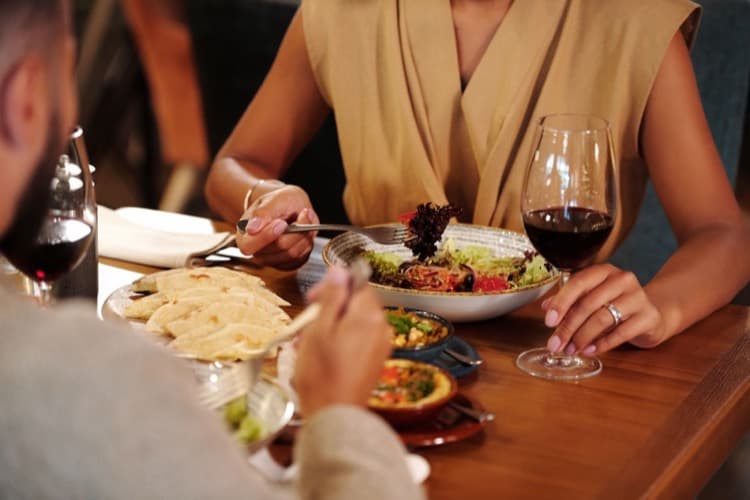 Do I Have an Unhealthy Relationship With Food? Signs and What to Do